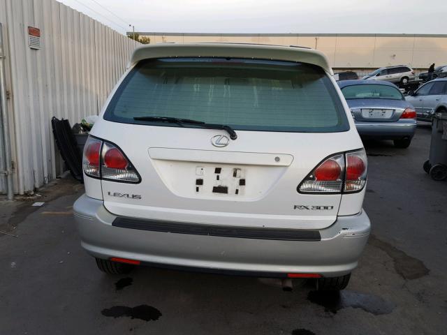 JTJHF10U120266007 - 2002 LEXUS RX 300 WHITE photo 9