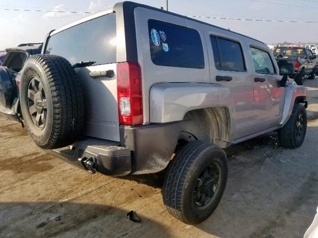 5GTDN136X68132419 - 2006 HUMMER H3 SILVER photo 4