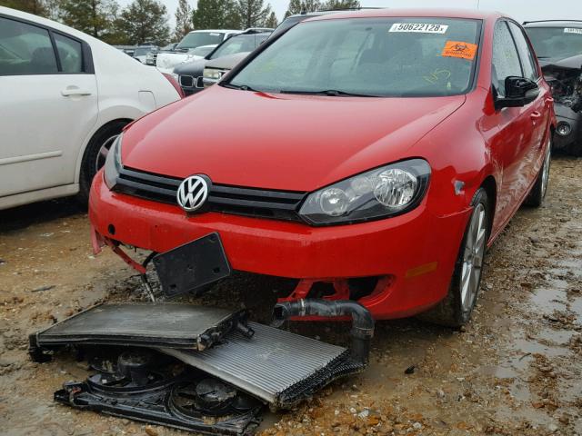 WVWNM7AJ8BW316725 - 2011 VOLKSWAGEN GOLF RED photo 2