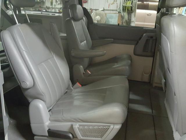 2A8HR54P68R691526 - 2008 CHRYSLER TOWN & COU 黑色 照片 6