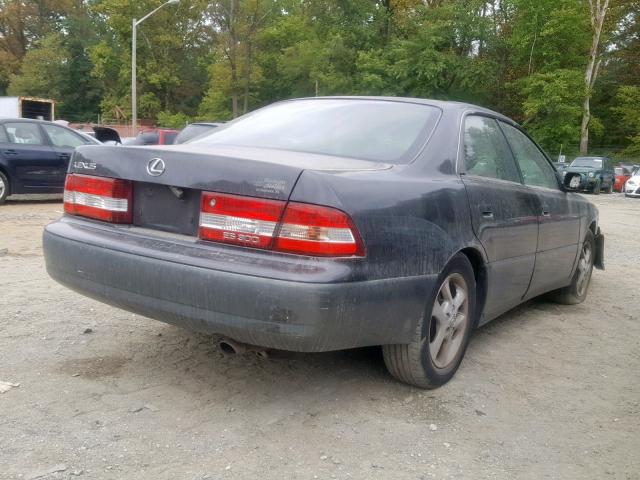 JT8BF28G0Y0246724 - 2000 LEXUS ES 300 GRAY photo 4