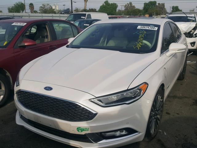 3FA6P0SU7HR105514 - 2017 FORD FUSION TIT WHITE photo 2