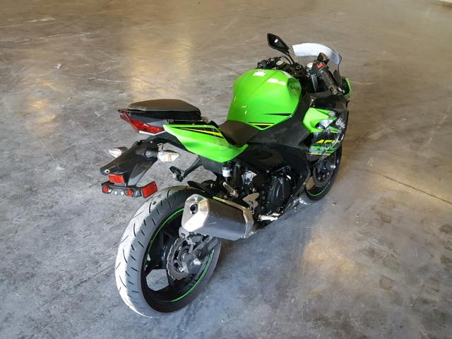 JKAEXKG16JDA05545 - 2018 KAWASAKI EX400 GREEN photo 4