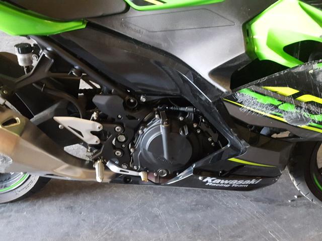 JKAEXKG16JDA05545 - 2018 KAWASAKI EX400 GREEN photo 7