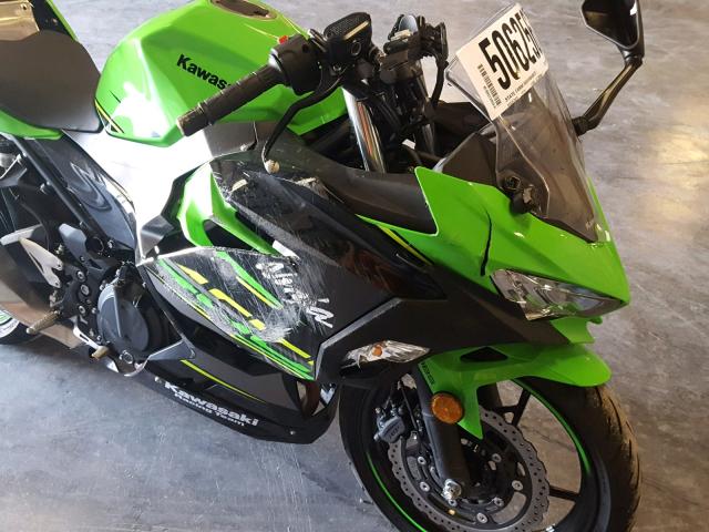 JKAEXKG16JDA05545 - 2018 KAWASAKI EX400 GREEN photo 9