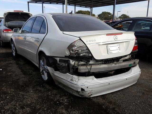 WDBUF72X97B049200 - 2007 MERCEDES-BENZ E 550 WHITE photo 3