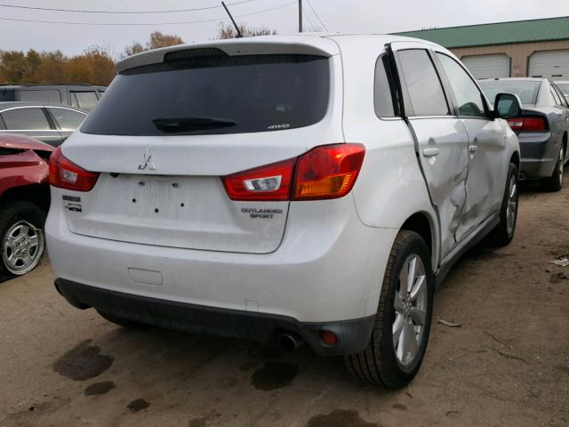 4A4AR4AU1FE025447 - 2015 MITSUBISHI OUTLANDER WHITE photo 4