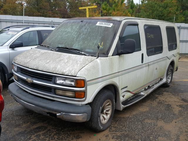 1GBFG15RXX1024205 - 1999 CHEVROLET EXPRESS G1 WHITE photo 2