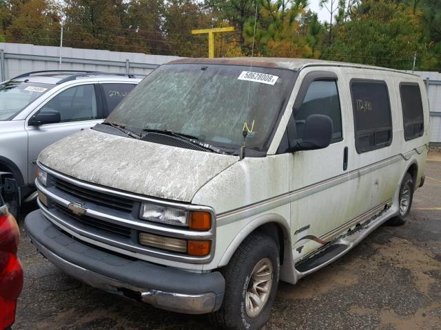 1GBFG15RXX1024205 - 1999 CHEVROLET EXPRESS G1 WHITE photo 9