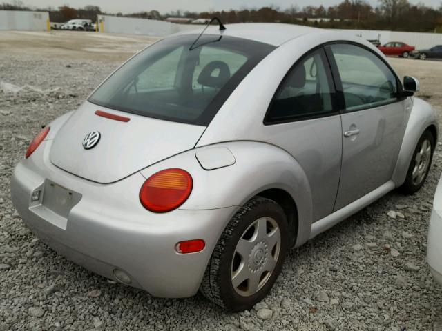 3VWCF21C4YM449204 - 2000 VOLKSWAGEN NEW BEETLE SILVER photo 4