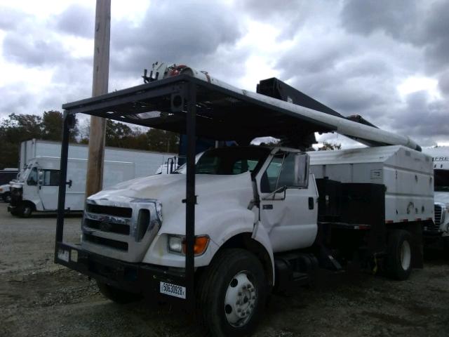 3FRNF75N38V676076 - 2008 FORD F750 SUPER WHITE photo 2