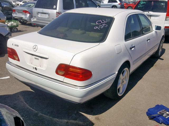 WDBJF55F9VJ030627 - 1997 MERCEDES-BENZ E 320 WHITE photo 4