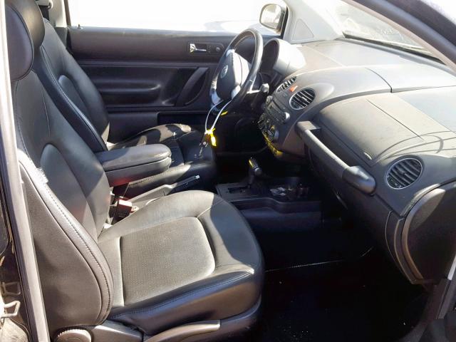 3VWRG31C39M512923 - 2009 VOLKSWAGEN NEW BEETLE შავი ფოტო 5