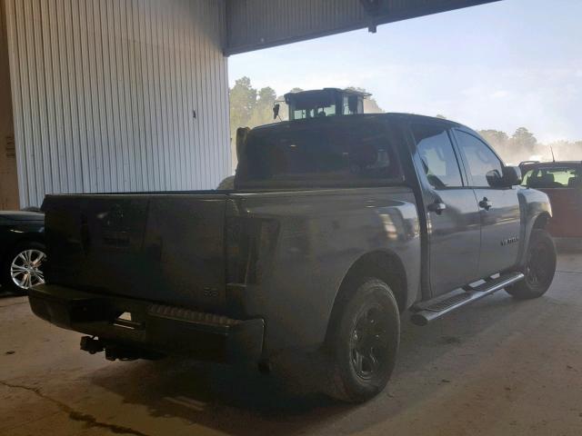 1N6BA07A26N565394 - 2006 NISSAN TITAN XE GRAY photo 4