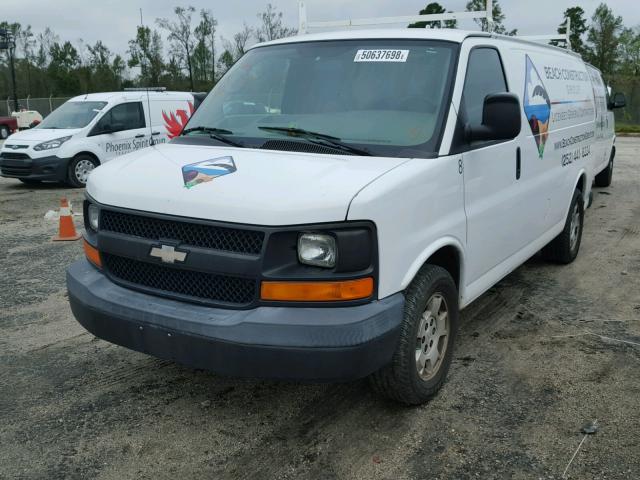 1GCFG15X871148127 - 2007 CHEVROLET EXPRESS G1 WHITE photo 2