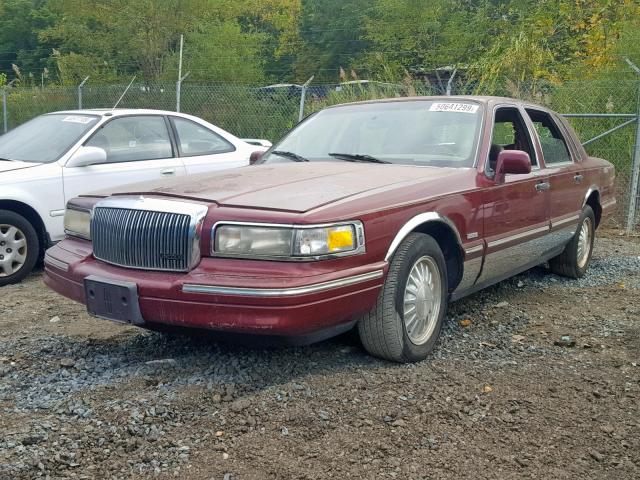 1LNLM83W4TY605267 - 1996 LINCOLN TOWN CAR C BURGUNDY photo 2