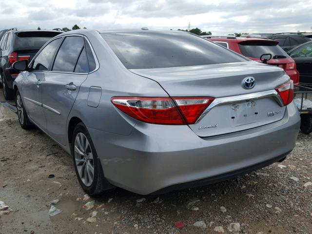 4T1BD1FK9FU163156 - 2015 TOYOTA CAMRY HYBR SILVER photo 3