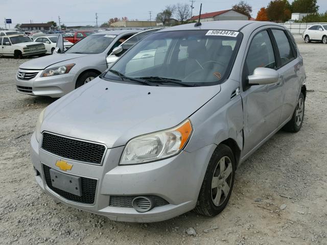 KL1TD6DEXAB090958 - 2010 CHEVROLET AVEO LS GRAY photo 2