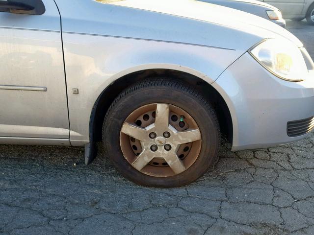 1G1AL55F677143518 - 2007 CHEVROLET COBALT LT SILVER photo 9