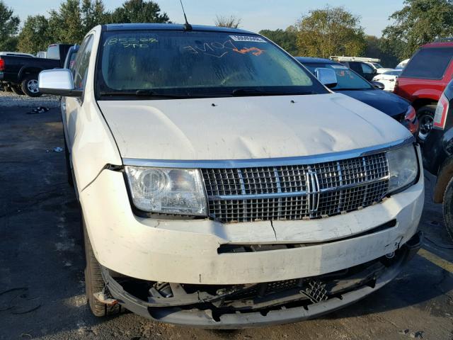 2LMDU68C07BJ32580 - 2007 LINCOLN MKX WHITE photo 9