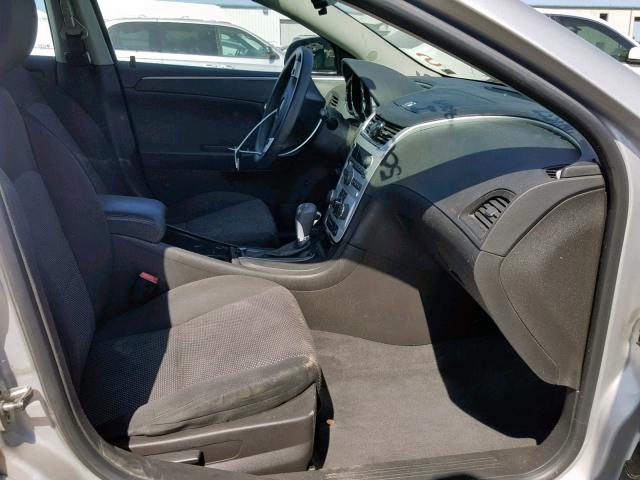 1G1ZC5E05CF283557 - 2012 CHEVROLET MALIBU 1LT 银色 照片 5