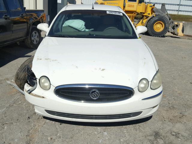 2G4WD532451311687 - 2005 BUICK LACROSSE C WHITE photo 9