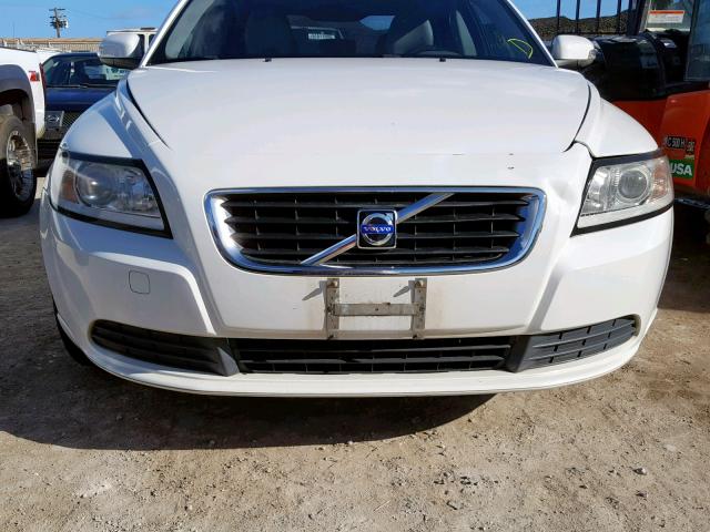 YV1MS382582377243 - 2008 VOLVO S40 2.4I WHITE photo 9