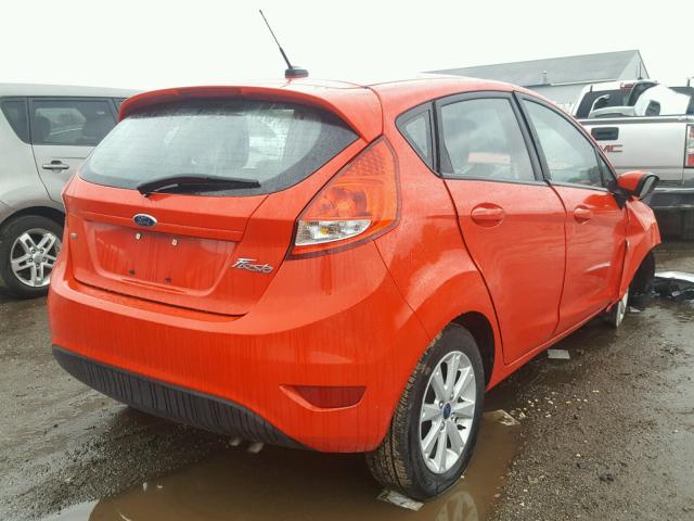 3FADP4EJ5CM117974 - 2012 FORD FIESTA SE RED photo 4