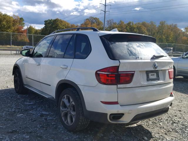 5UXZV8C53D0C15331 - 2013 BMW X5 XDRIVE5 WHITE photo 3