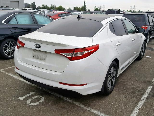 KNAGM4AD1D5041481 - 2013 KIA OPTIMA HYB WHITE photo 4