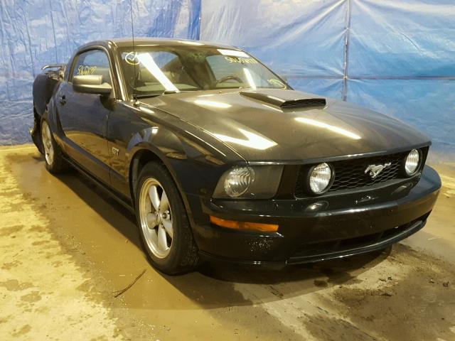 1ZVFT82H975234702 - 2007 FORD MUSTANG GT BLACK photo 1