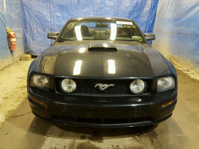 1ZVFT82H975234702 - 2007 FORD MUSTANG GT BLACK photo 9