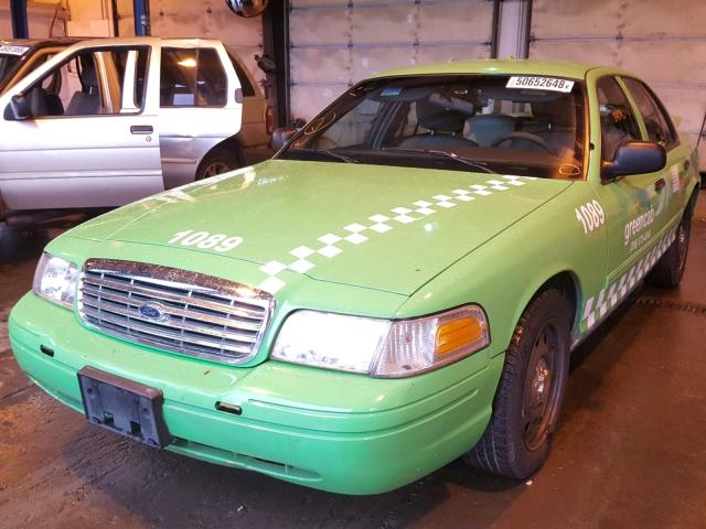 2FABP7BVXBX149242 - 2011 FORD CROWN VICT GREEN photo 2