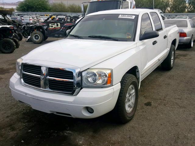 1D7HW48N45S245314 - 2005 DODGE DAKOTA QUA WHITE photo 2