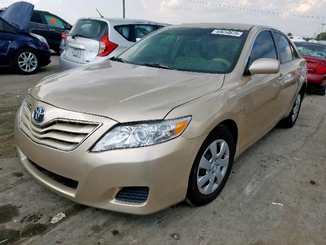4T1BF3EK8AU014379 - 2010 TOYOTA CAMRY BASE GOLD photo 2