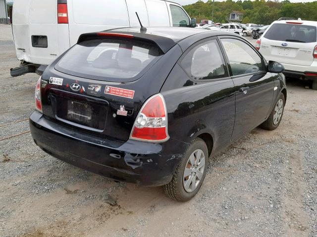 KMHCM36C88U067773 - 2008 HYUNDAI ACCENT GS BLACK photo 4