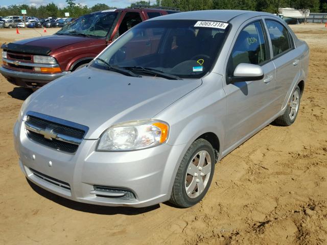 KL1TD5DE8AB082108 - 2010 CHEVROLET AVEO LS SILVER photo 2