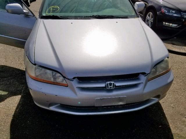 1HGCG5645YA119511 - 2000 HONDA ACCORD LX SILVER photo 7