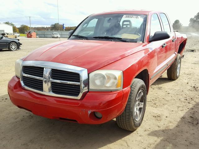 1D7HE48K16S532975 - 2006 DODGE DAKOTA QUA RED photo 2