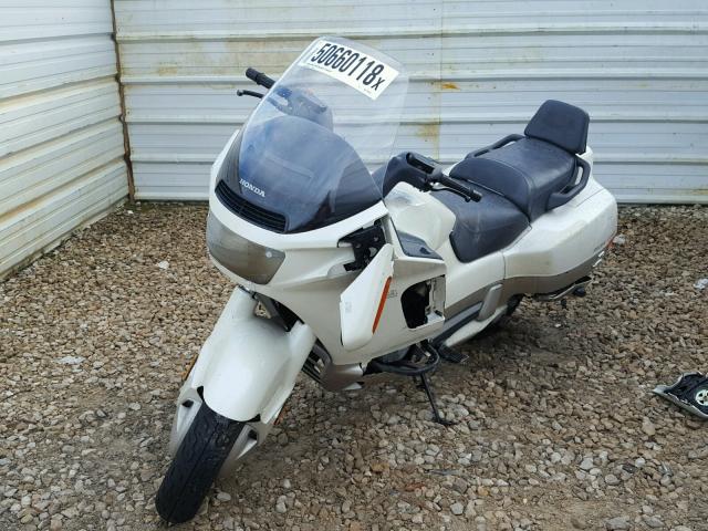 JH2RC3405KM001187 - 1989 HONDA PC800 WHITE photo 2