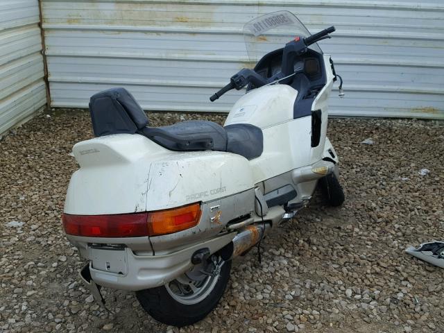 JH2RC3405KM001187 - 1989 HONDA PC800 WHITE photo 4