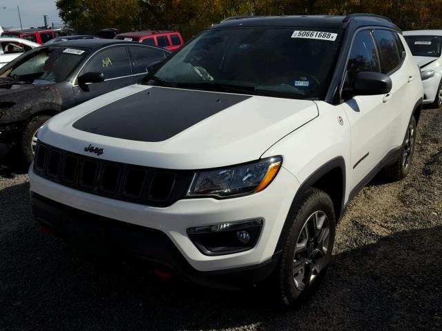 3C4NJDDB5JT373609 - 2018 JEEP COMPASS TR WHITE photo 2