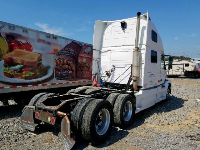 4V4NC9GH36N416363 - 2006 VOLVO VN VNL WHITE photo 4