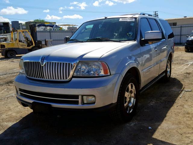 5LMFU27536LJ08608 - 2006 LINCOLN NAVIGATOR SILVER photo 2