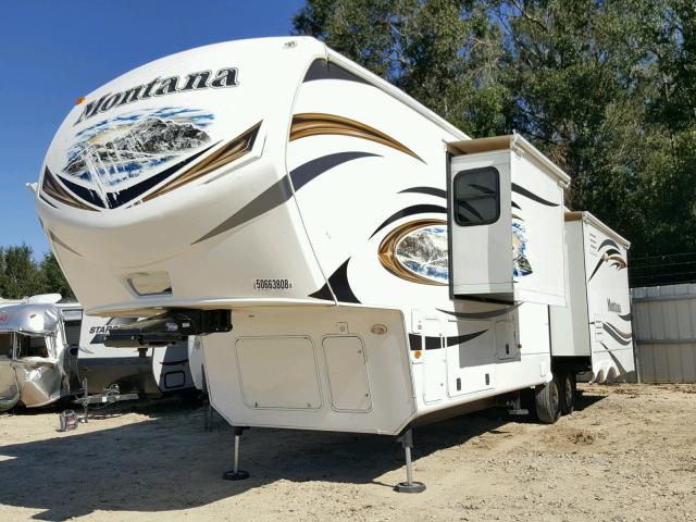 4YDF39029D4701378 - 2013 KEYSTONE MONTANA WHITE photo 2