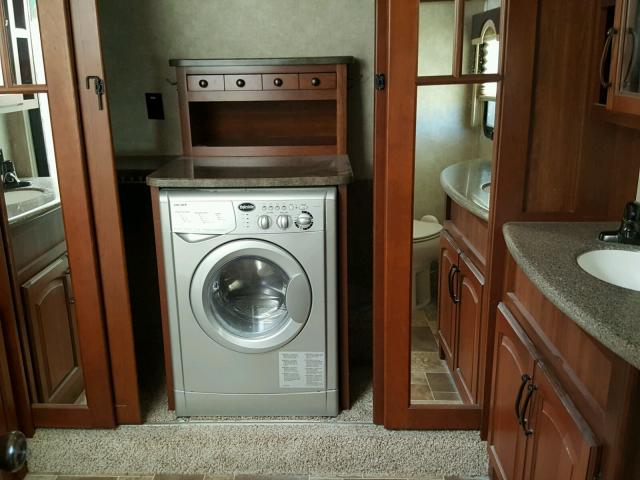 4YDF39029D4701378 - 2013 KEYSTONE MONTANA WHITE photo 9