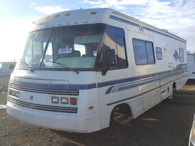 1GBKP37N2R3304938 - 1994 WINNEBAGO BRAVE SE CREAM photo 2