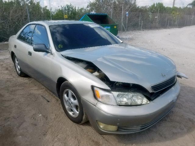 JT8BF22G2V0048912 - 1997 LEXUS ES 300 SILVER photo 1