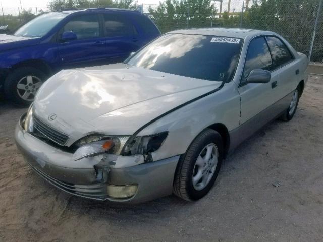 JT8BF22G2V0048912 - 1997 LEXUS ES 300 SILVER photo 2