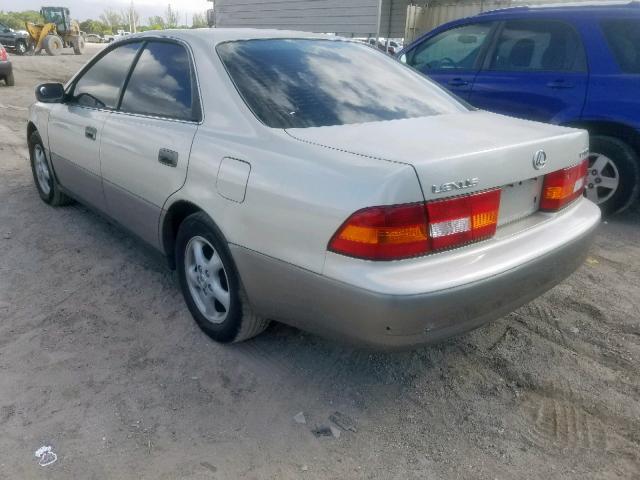 JT8BF22G2V0048912 - 1997 LEXUS ES 300 SILVER photo 3